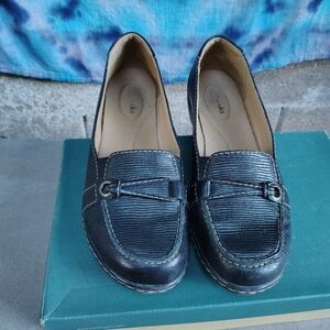 Clarks Cloudsteppers Elegant Black Loafers for Women 7.5